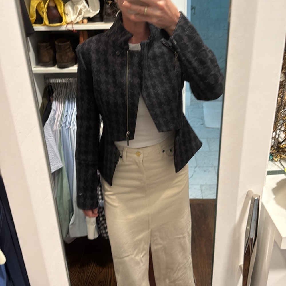 ICB by Prabal Gurung Grey and Black Houndstooth Cropped Blazer